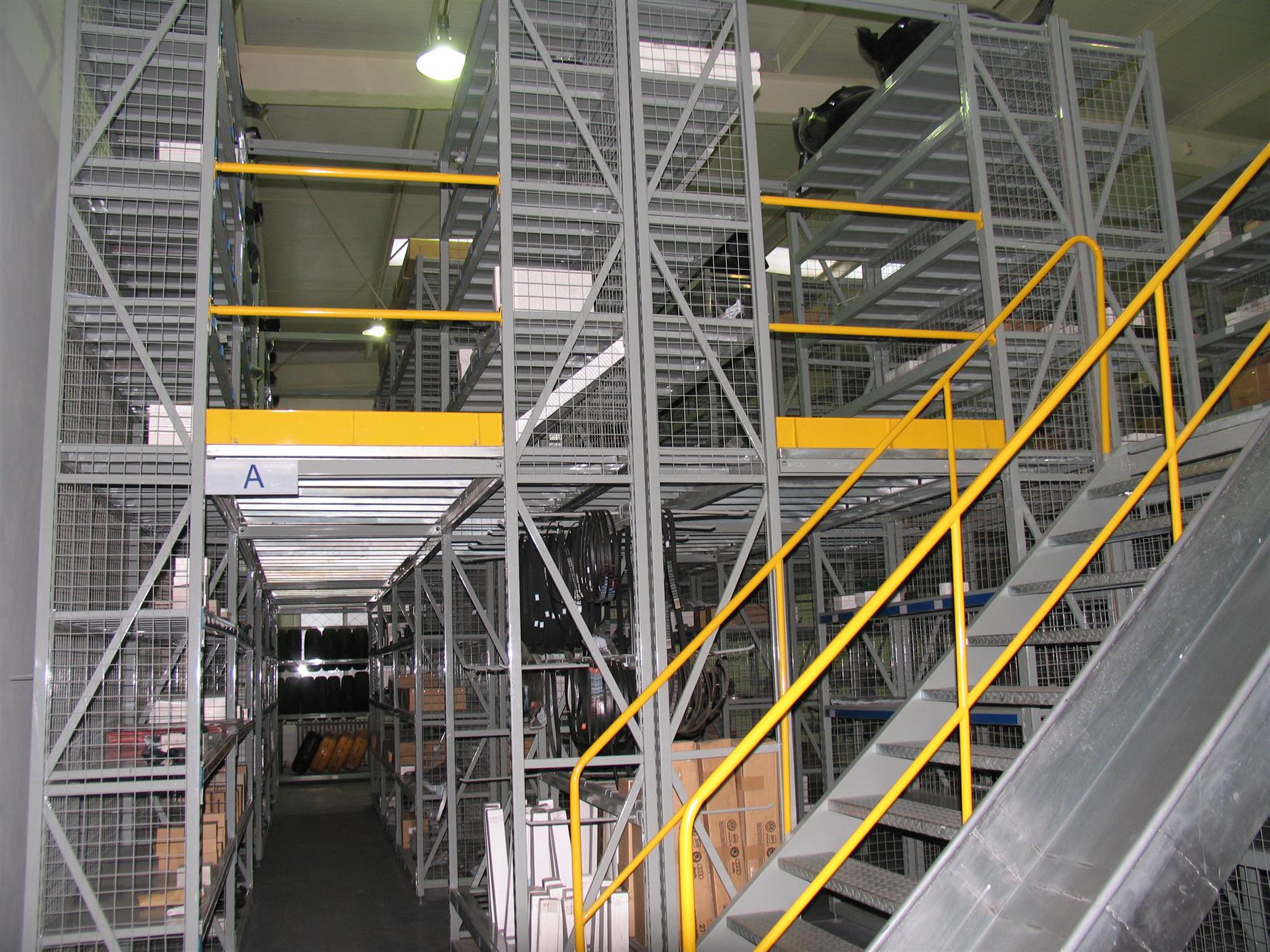 The loft shelf production factory provides large storage, loft platform elevation, and can be combined with heavy duty