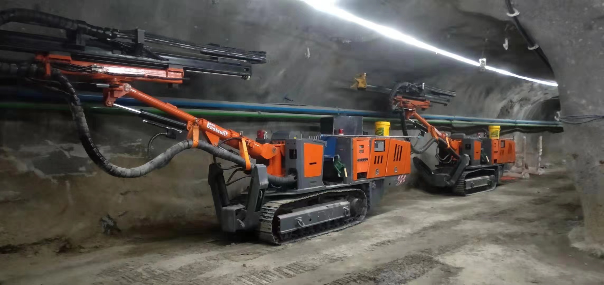 Difeng Tunnel Excavation Rock Drilling Trolley Horizontal Drill Arm Dual Power Crawler Walking DF12A-1BCD