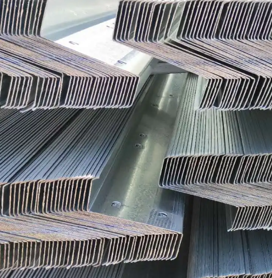 How much is it per ton for processing galvanized Z-shaped steel purlins 220 * 75 * 20 * 3.0 steel structure C-shaped steel