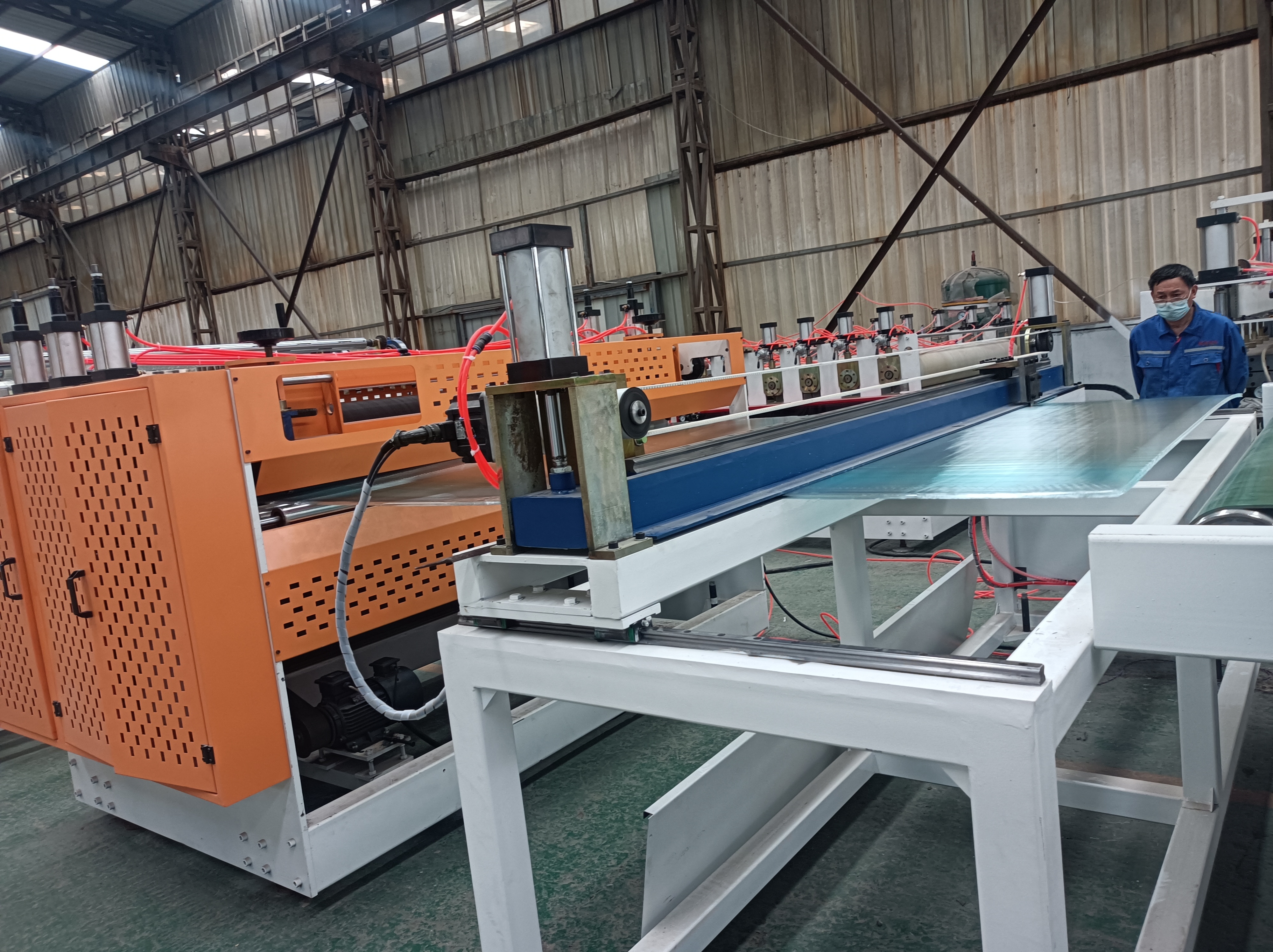 Tenghai PC Sunlight Board Equipment Plastic Hollow Board Production Line Daylight Board Machine