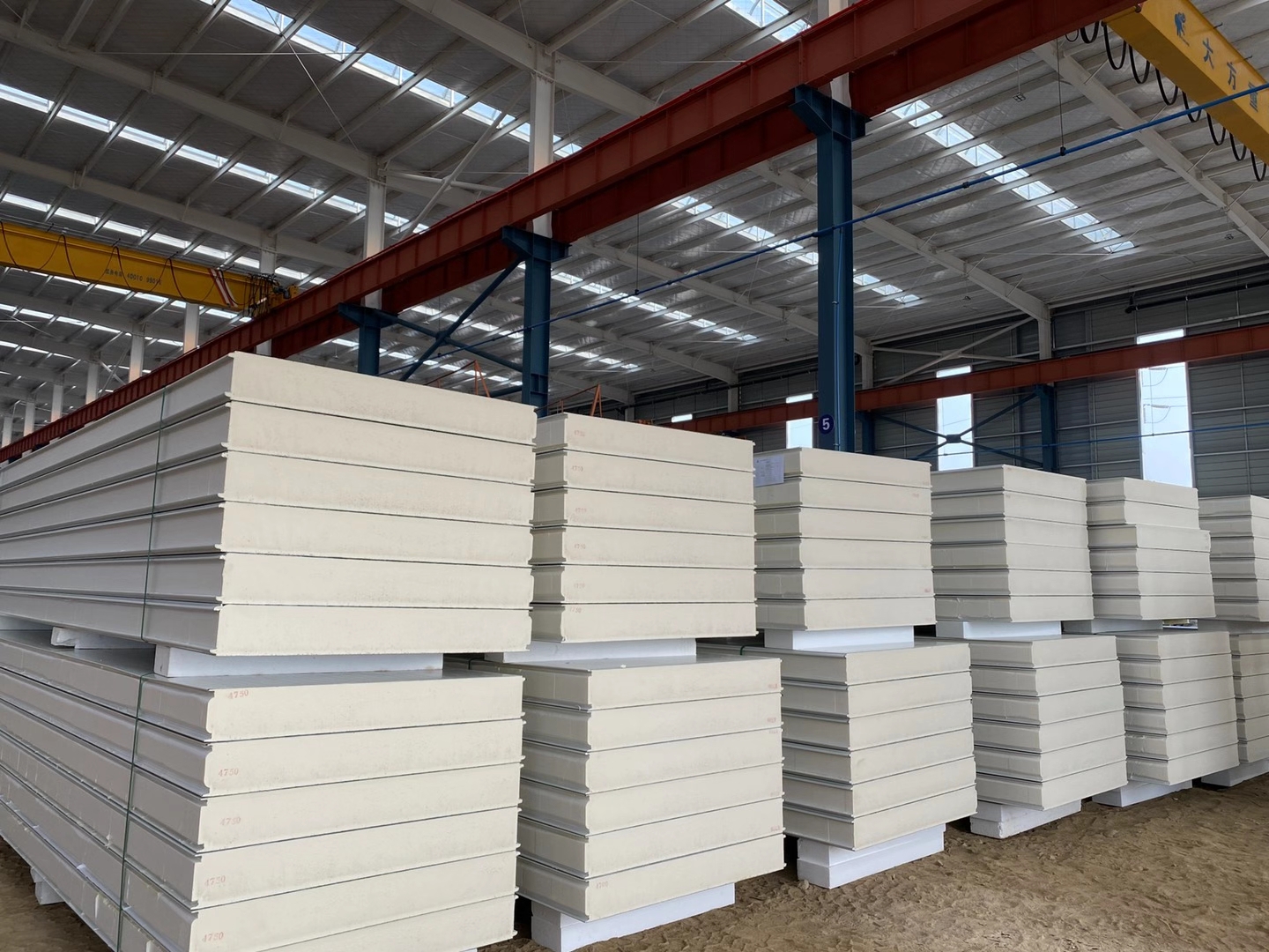 Cold storage board manufacturer, source manufacturer, customized frozen storage board, rock wool board, double-sided color steel