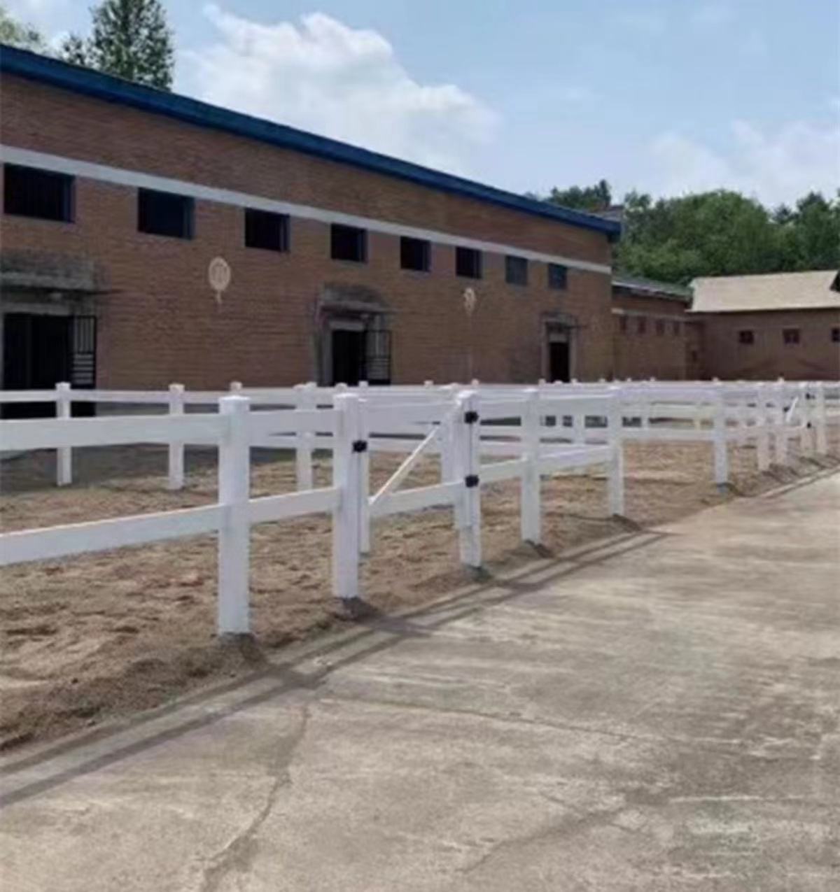 Qige Production Racecourse PVC Fence Farm Ranch River Equestrian Fence Circle Alpaca Pet Amusement Park