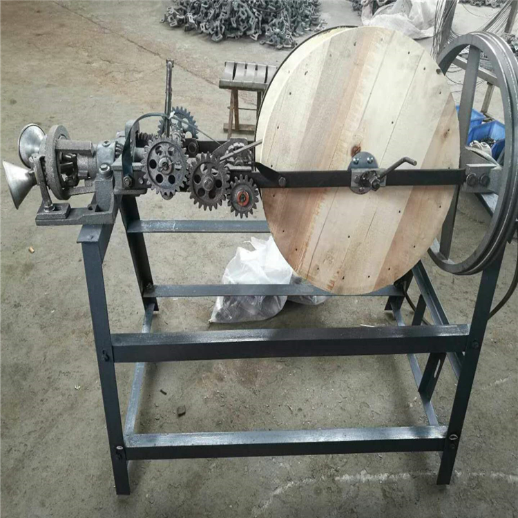 A straw rope machine for weaving straw ropes. Electric two strand wheat and rice straw rope tying equipment