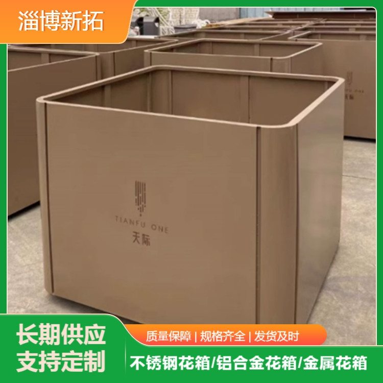 市政道路防腐木移动花箱 户外仿木纹移动花槽 款式多样 多年行业经验
