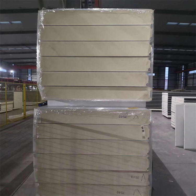 150 thick polyurethane cold storage board insulation integrated board B1 grade flame retardant insulation board supplied by Blue Sky manufacturer