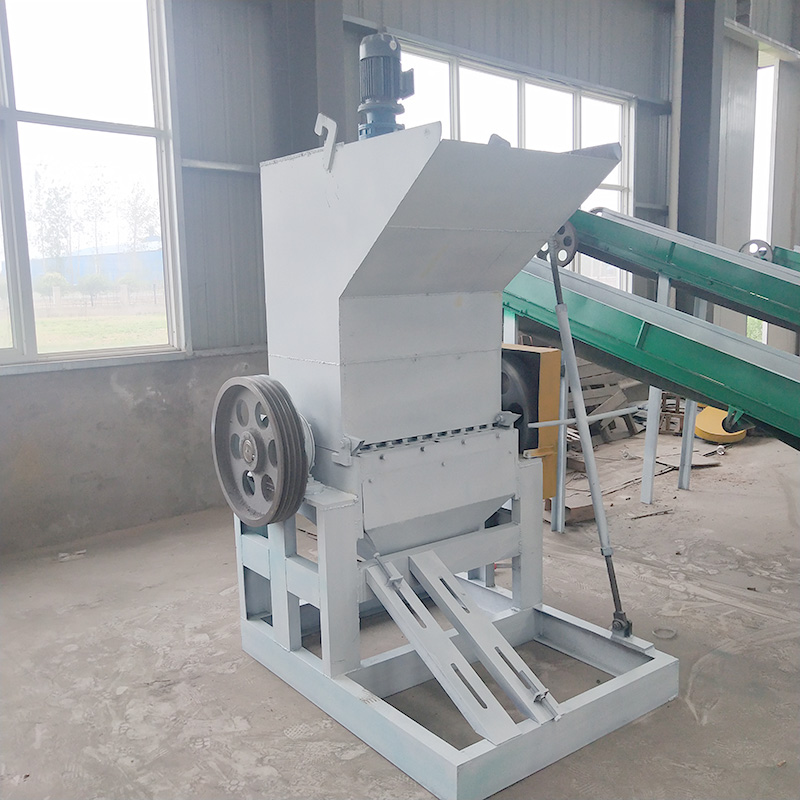 Plastic crusher, home appliance plastic shell crusher, rubber tire crusher, particle crusher