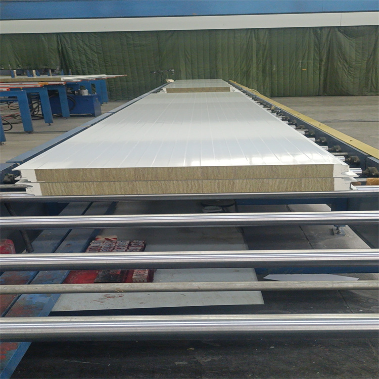 100mm thick polyurethane edge sealing rock wool composite board, steel structure building material, supplied by Blue Sky manufacturer