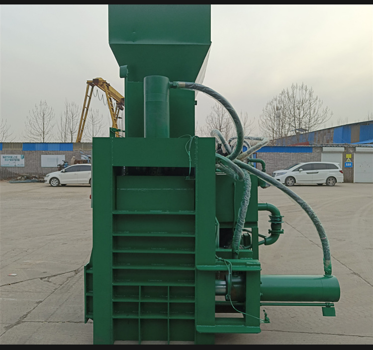 Fully automatic hydraulic bagging and packaging machine for green storage, cattle and sheep feed square bundling and blocking machine, dry and wet forage feed briquetting machine