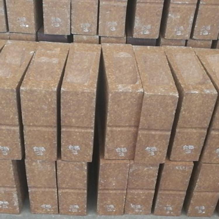 Magnesium aluminum spinel bricks for the transition zone of cement rotary kilns have good thermal shock resistance and can be customized