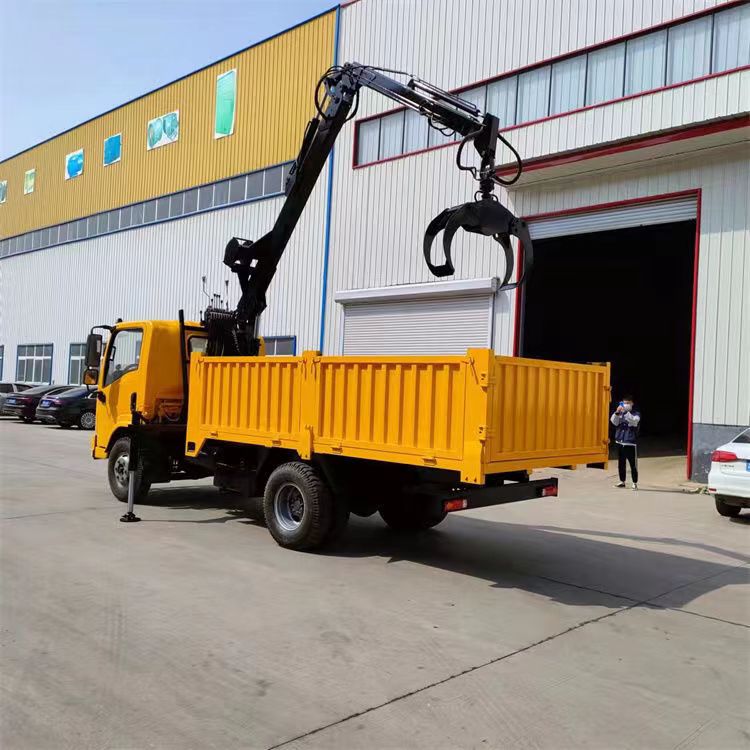 Truck mounted wood grabber, self loading, self unloading, transportation, wood clamping machine, garden log yard, four different types of wood pulling multi-function Dump truck