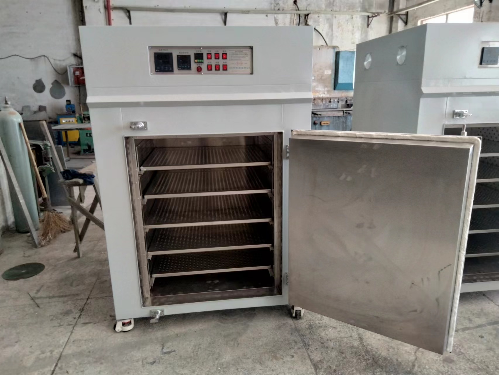 Yutong brand industrial glass coating oven 200 ℃ automatic constant temperature electric blast drying oven YT101