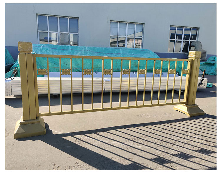 Yellow and gold municipal guardrails, central isolation barriers, Lotus Beijing style traffic guardrails, sturdy and durable