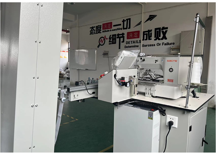 Direct drive automatic thread cutting longitudinal cylinder type three needle five thread double-sided decorative tension sewing machine, low noise sewing machine, directly supplied by the manufacturer