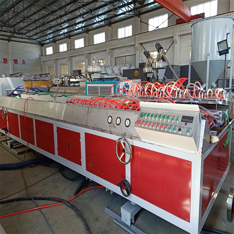 PVC profile extrusion equipment Wood-plastic floor decorative wall panel buckle production line equipment