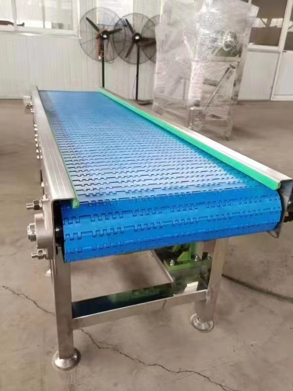 Xingchuang Food Grade Plastic Mesh Belt Chain Plate Beer Conveyor Assembly Line Seafood Product Cleaning Conveyor Belt Customization