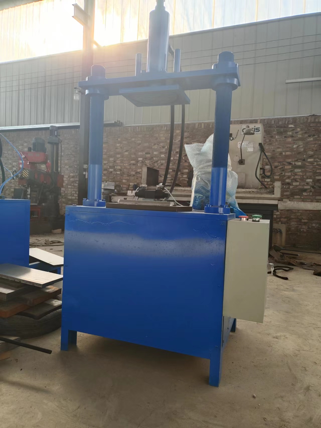 Debo manufacturer's iron sheet fire bucket equipment, iron flanging machine, thickened handle drum equipment, and reinforcement machine