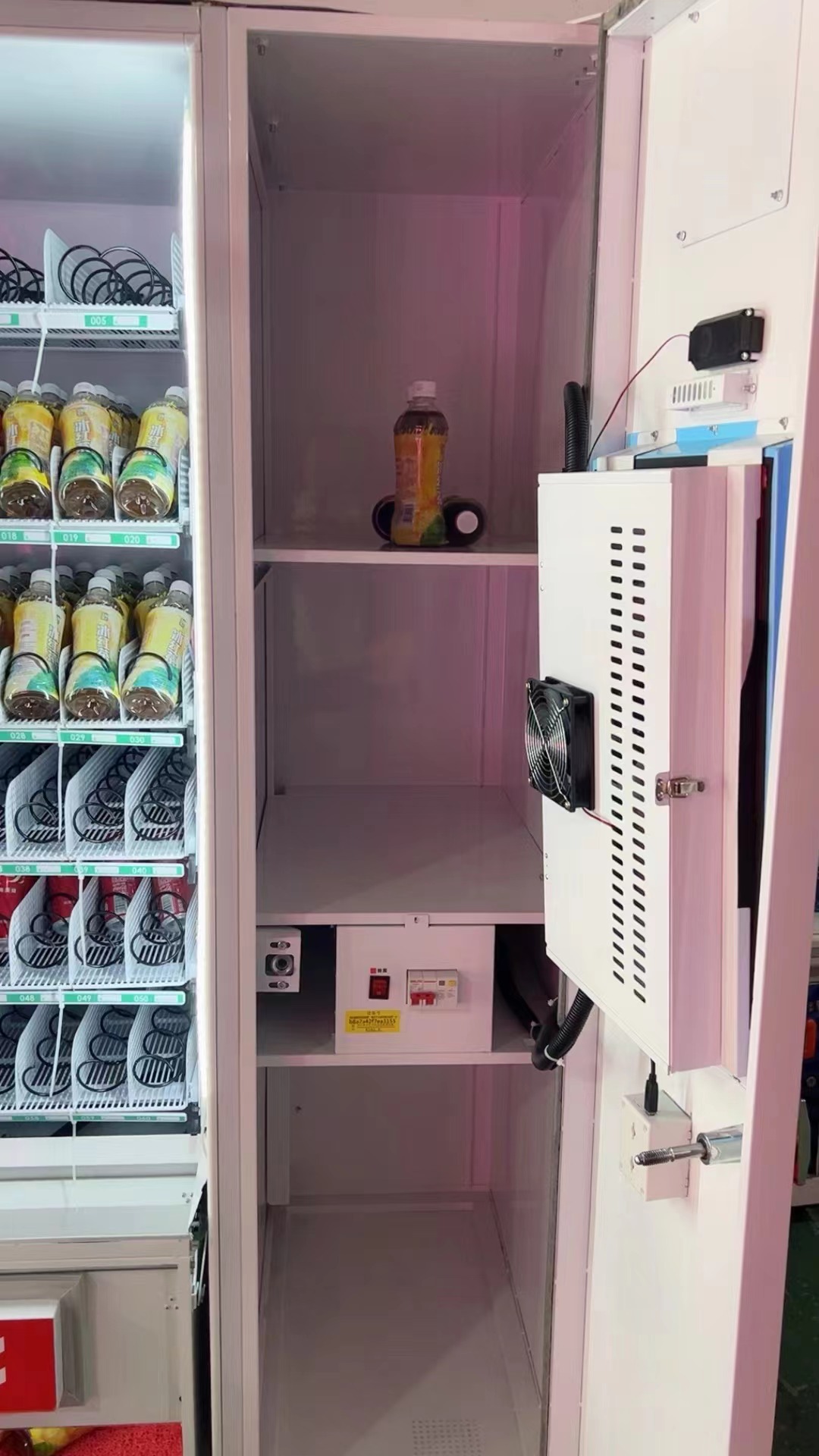 Unmanned vending machine, scanning code, touch screen vending machine, commercial small intelligent self-service vending machine, cigarette and beverage vending machine