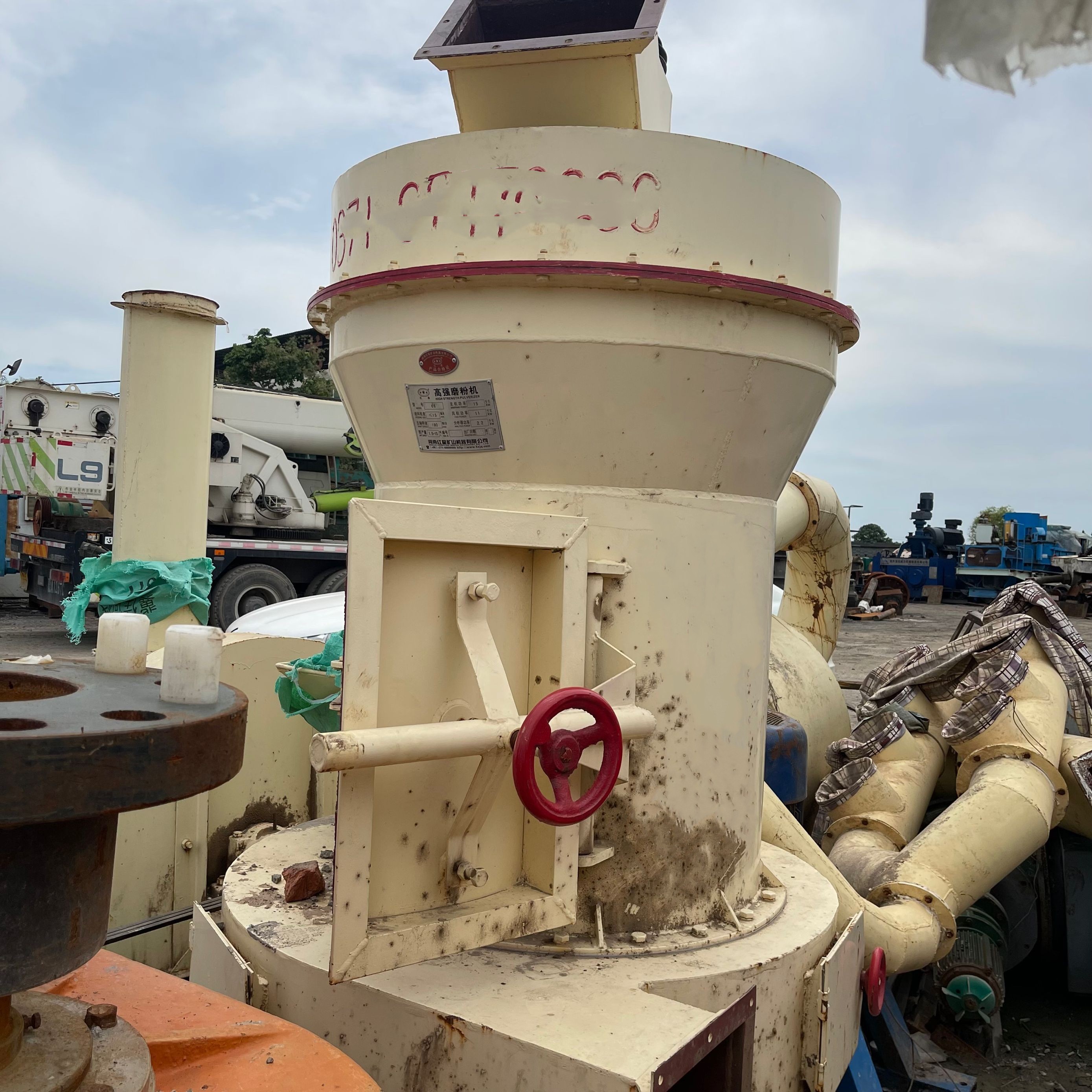 Used Jiujiu New Red Star 3R66 Pulverizer Small Limestone Raymond Mill