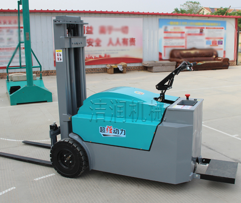 Small and easy to carry electric forklift with small turning radius, suitable for use in narrow spaces