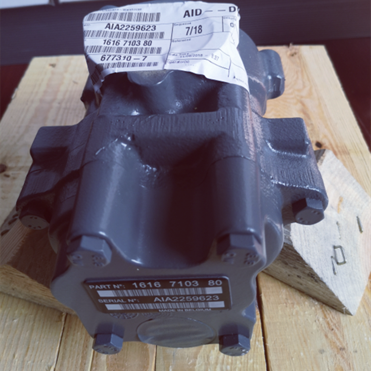 Atlas oil-free air compressor head 1616585181 disassembly screw compressor ZR55-75 host