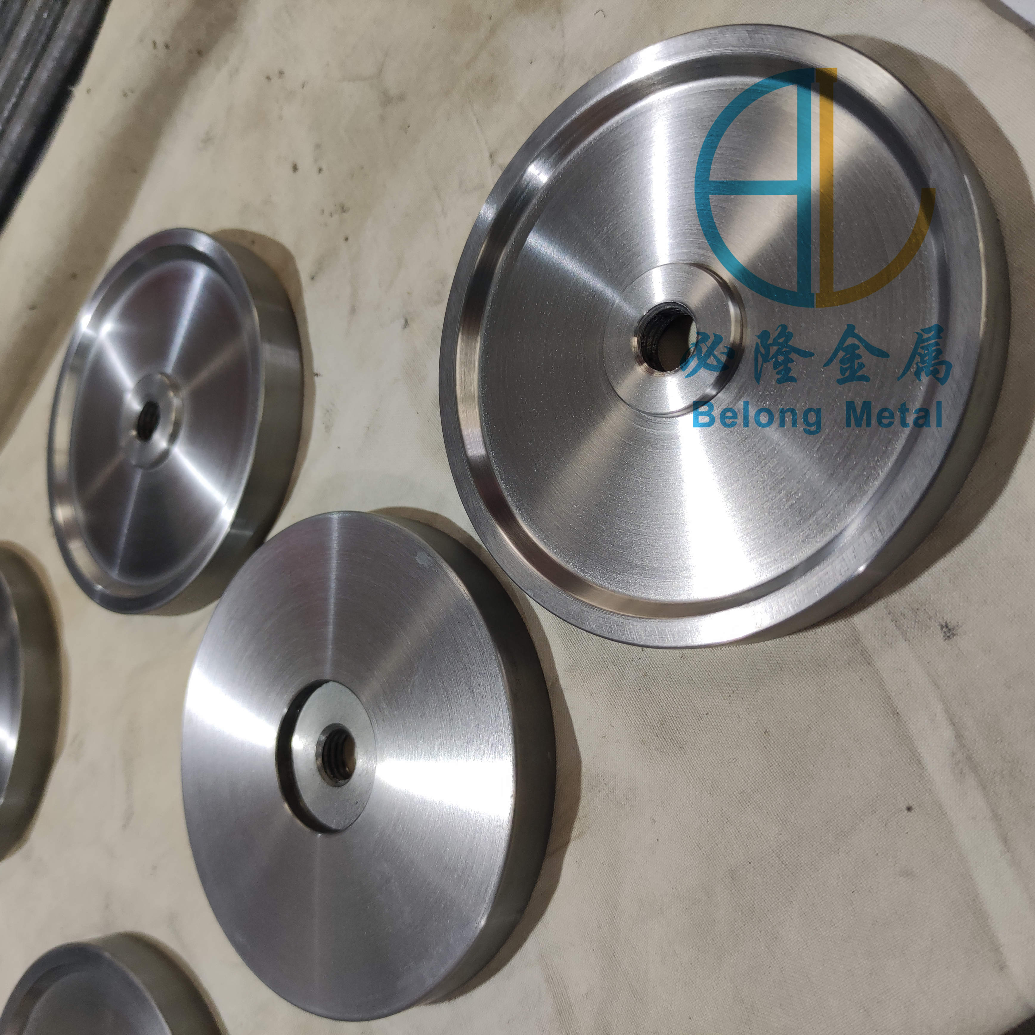 CVD molybdenum holder, supporting molybdenum chuck, pure molybdenum table, molybdenum round table, processed according to the drawing