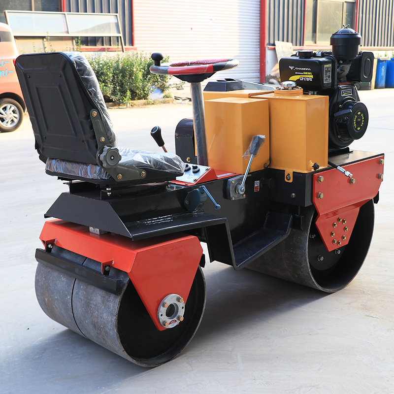 1 ton 8 vibration single wheel dual wheel engineering seat mounted lawn roller Small roller 3 ton vibration