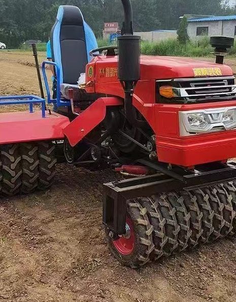 New self-propelled wheat field compactor with wide width and customizable high-power compactor