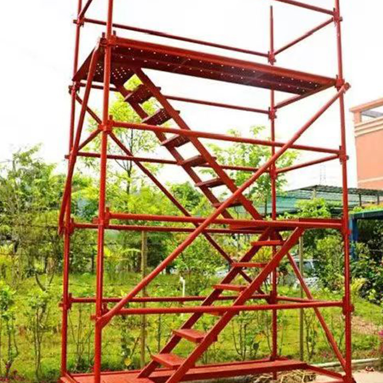 Hanging cage type safety ladder for construction of high piers of subway bridges, and the protective platform of the ladder cage building bears strong Kangming