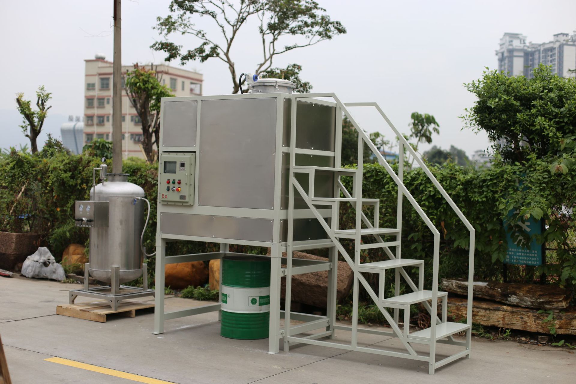 Solvent recycling machine, white electric oil washing gun, water quality improvement, environmental protection equipment, diverse styles, Tianna water, alcohol, anti white water