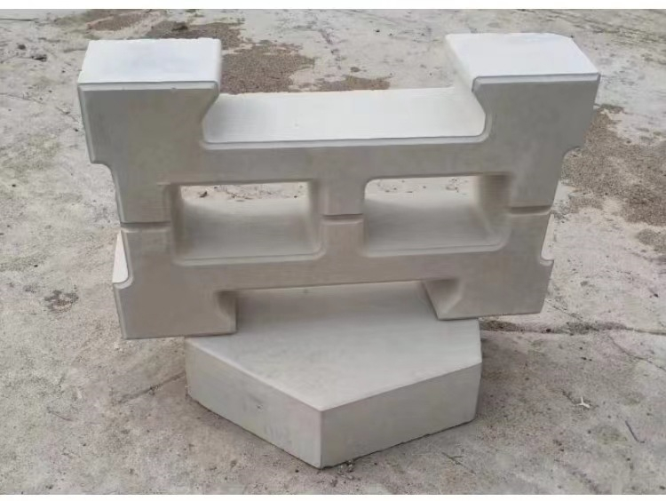 Chain bricks, I-shaped bricks, slope protection bricks, river channels, waterways, and ramps are suitable for customization