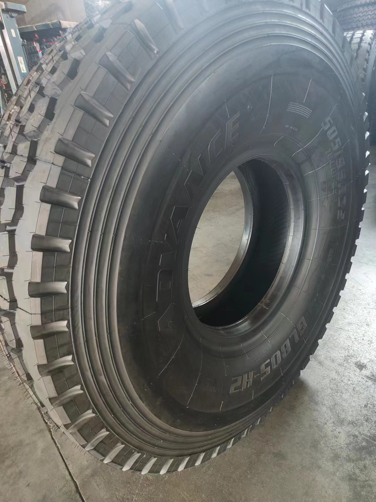 Forward tires 1800R25 505/95R25 giant crane tires engineering machinery tires