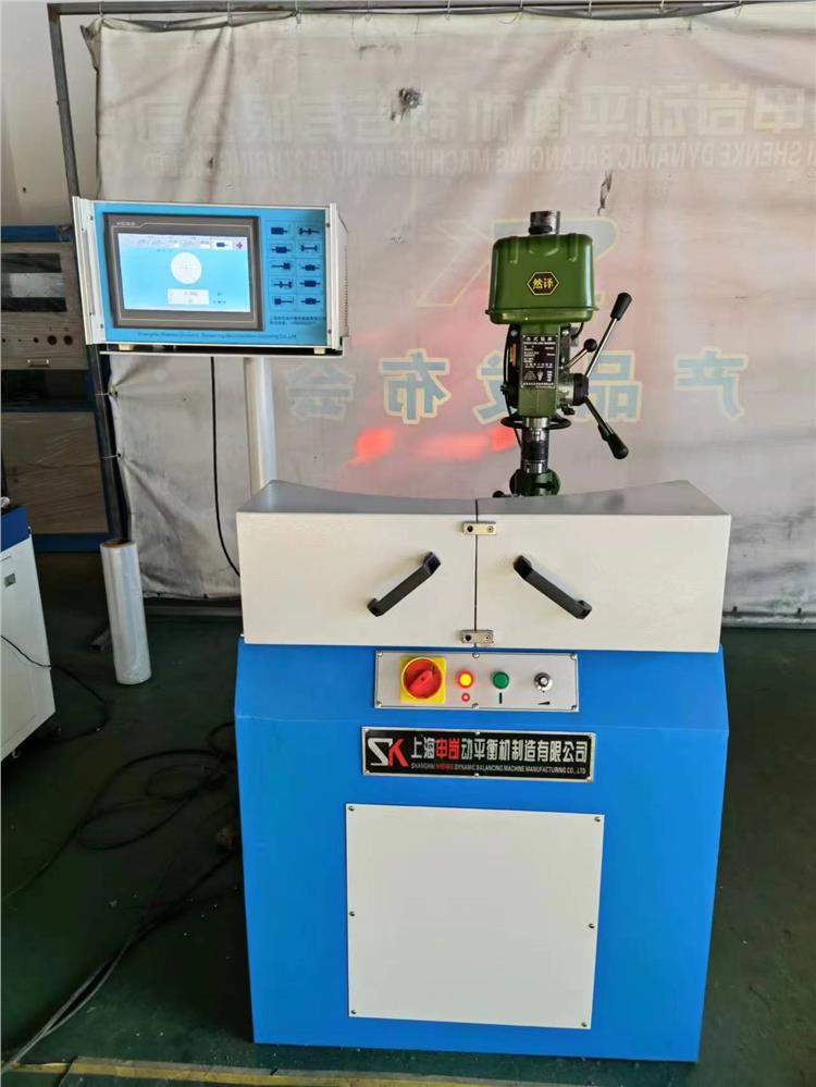 The crankshaft dynamic balancing machine is CE certified by the European Union and produced by Shanghai Shenke with high balancing efficiency