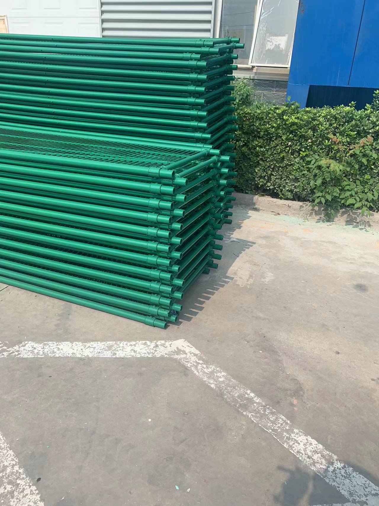 Zhanrui Expressway Glass Fiber Reinforced Plastic Anti glare Net Highway Anti glare Guardrail Net Anticorrosion and Moisture Resistance 80 * 400