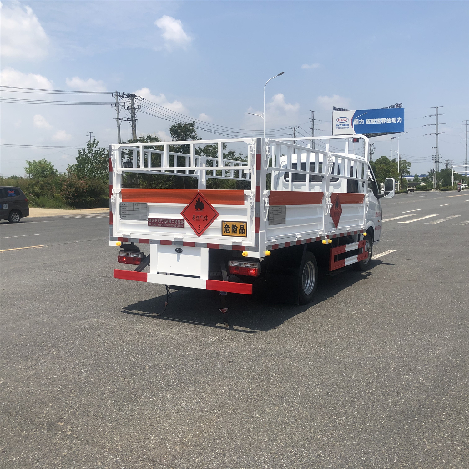 Guoliu Mini Dongfeng Tuyi 3 meters 4 liquefied gas tank/Oxygen tank transport vehicle Small cylinder car