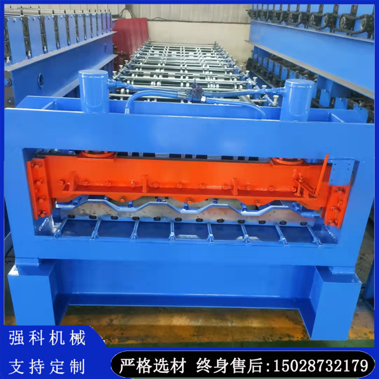 Automatic car box board pressing machine 2mm camping room box board production machine Qiangke Machinery customized according to needs