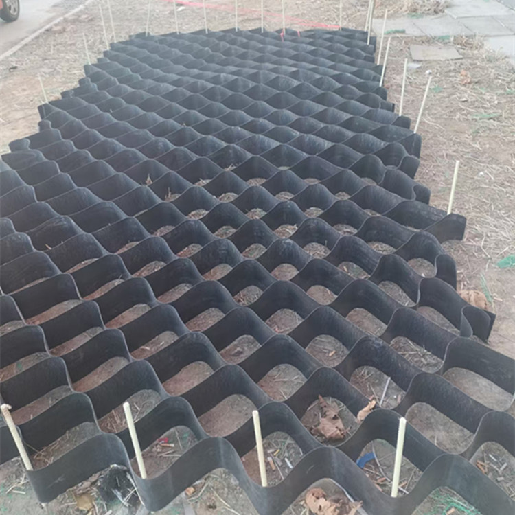 Slope protection, grass planting and soil fixation, 20 high honeycomb geocell, polyethylene three-dimensional geogrid shape