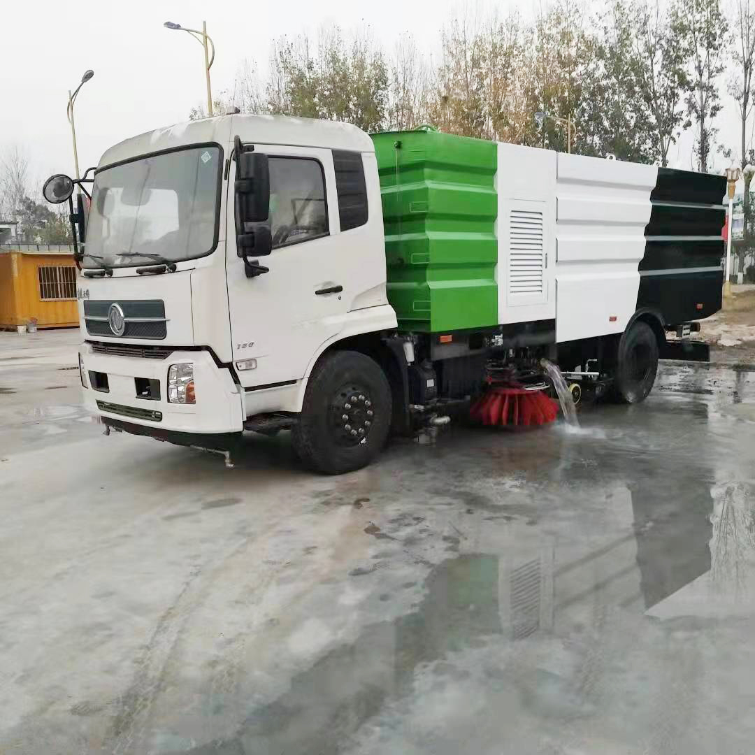 Dinghong Municipal Sweeping Vehicle Dongfeng Guoliu Sweeping Road Vehicle Four Brushes Cleaning and Emancipating Manpower