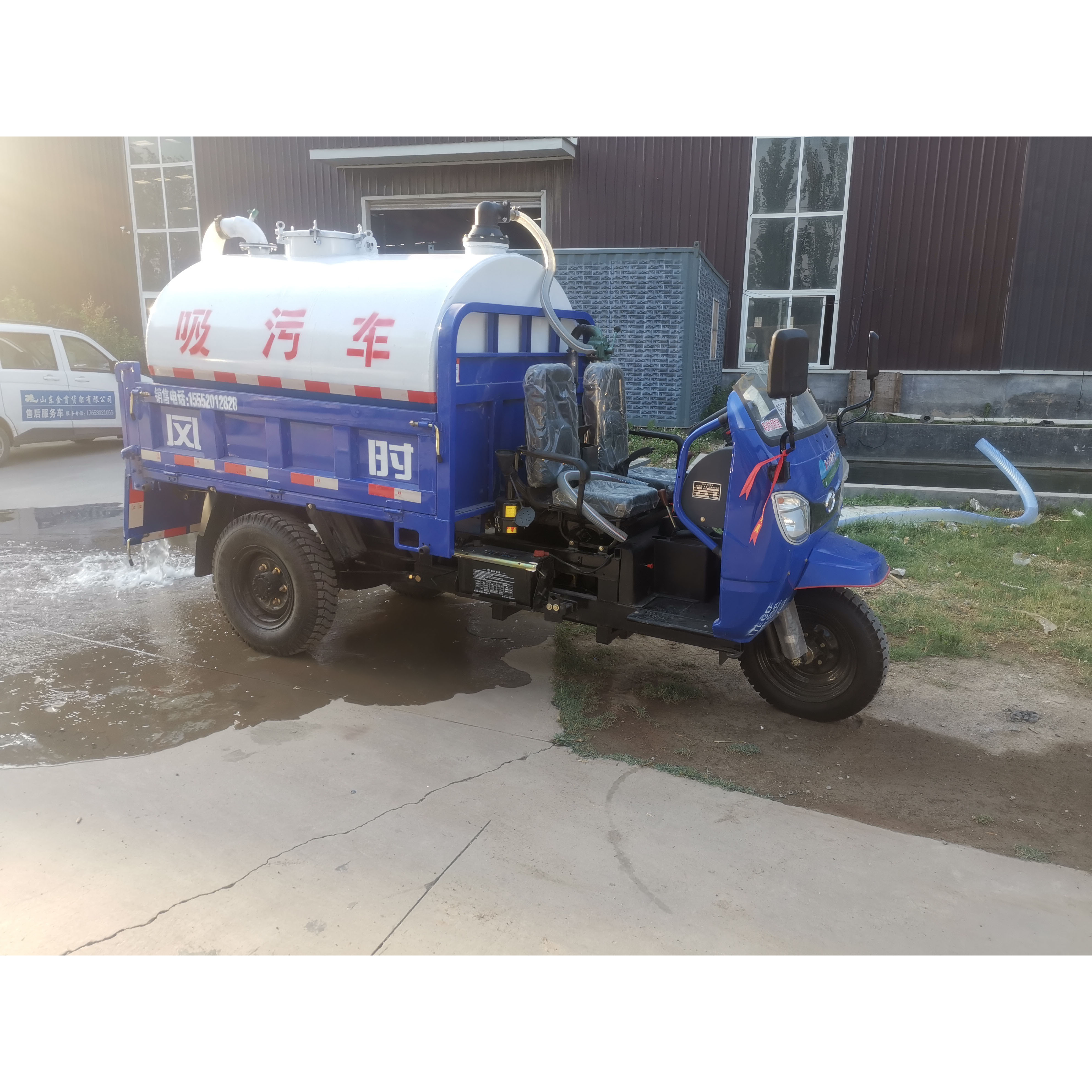 Zeyu Environmental Sanitation Agricultural Three Wheel Septic Suction Truck Farm Fecal Cleaning Truck has a Long Service Life