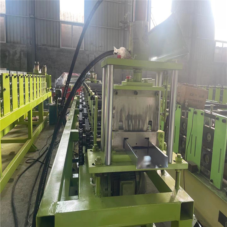 Stainless steel lighting hanging plate mechanical equipment U-shaped straight line hanging machine internal strip hanging plate equipment