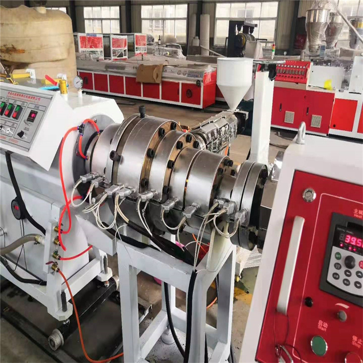 SJ60 PE pipe equipment Zhongnuo plastic pipe extruder is worth choosing semi transparent PE pipes