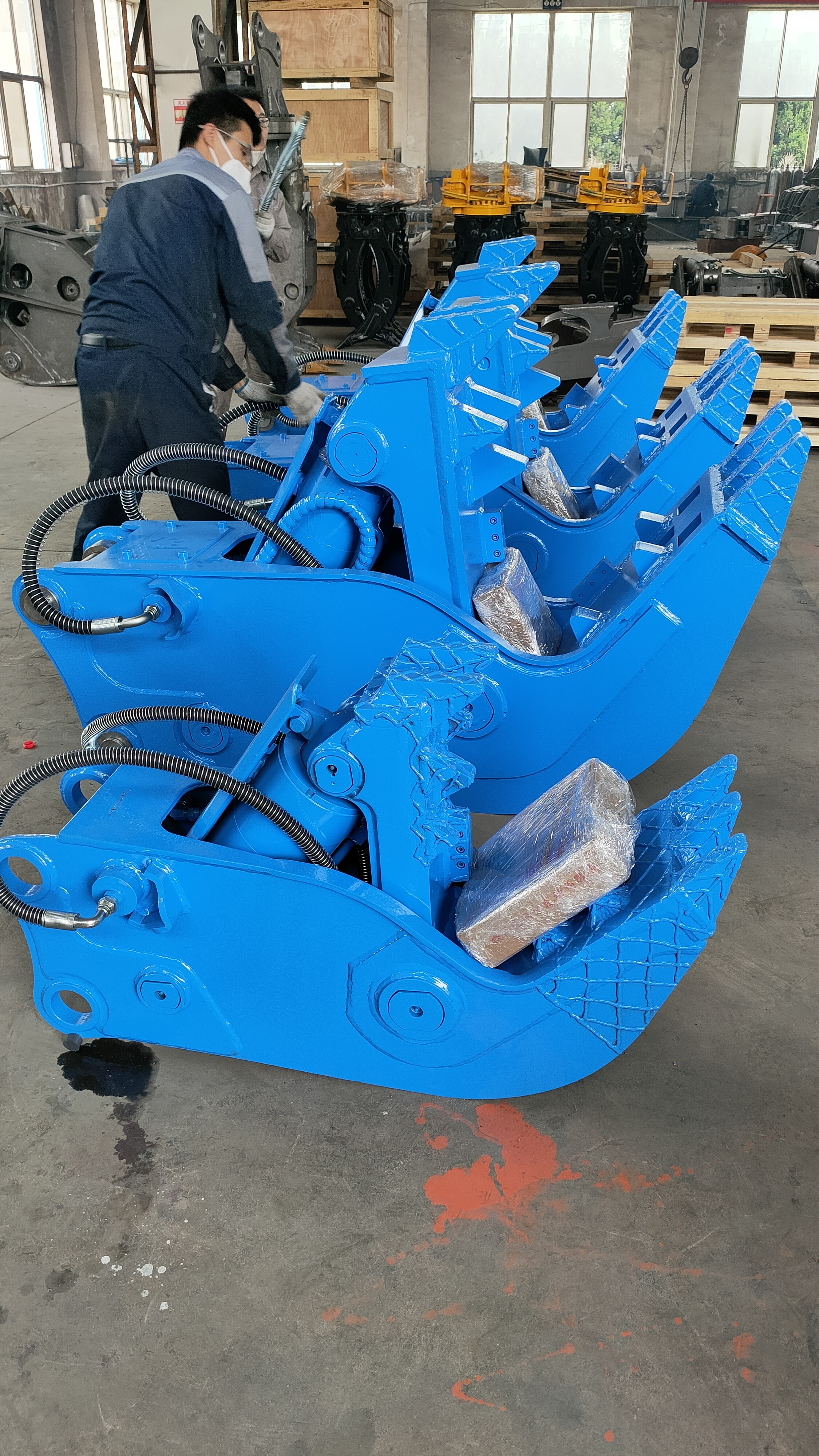 Crushing pliers, excavator equipped with hydraulic pliers, concrete demolition, large opening, lightweight and durable wear-resistant plate construction