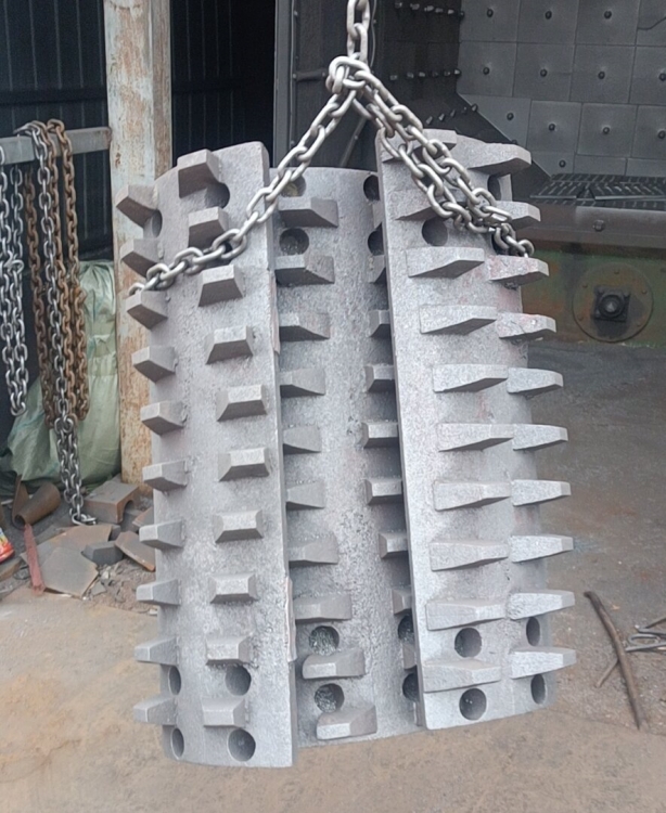 One stop service for steel castings at Huatong Large Foundry, providing finished product delivery support for non-standard production of lost foam process