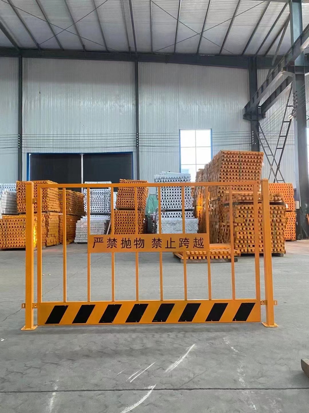 Foundation pit guardrail spot construction site safety protection fence edge protection fence