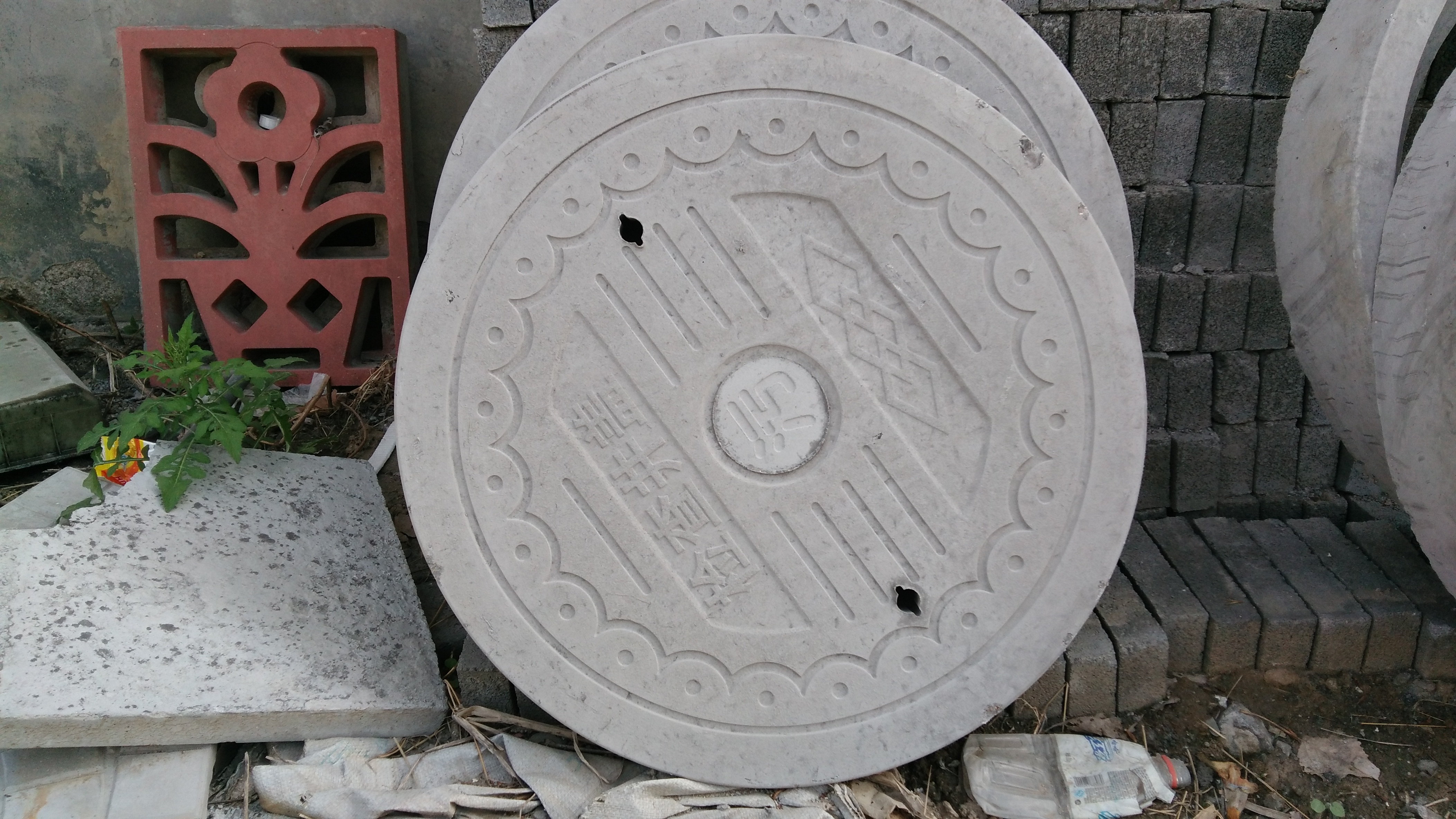 Circular cement well cover, square rainwater grate 40cm * 60cm, reinforced concrete sewage cover