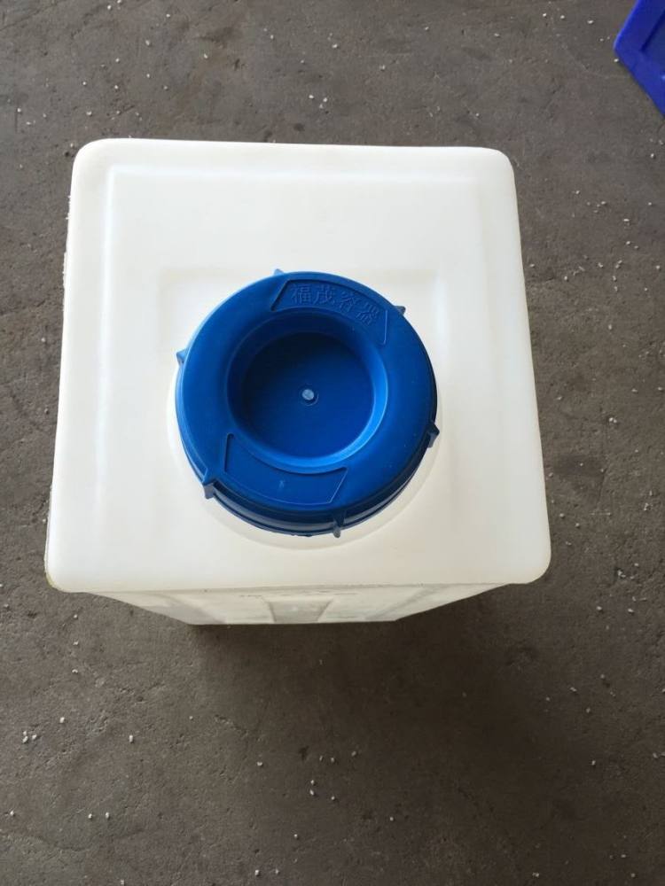 方形塑料桶水箱60L加药桶搅拌罐PE桶药箱食品级防腐桶方桶
