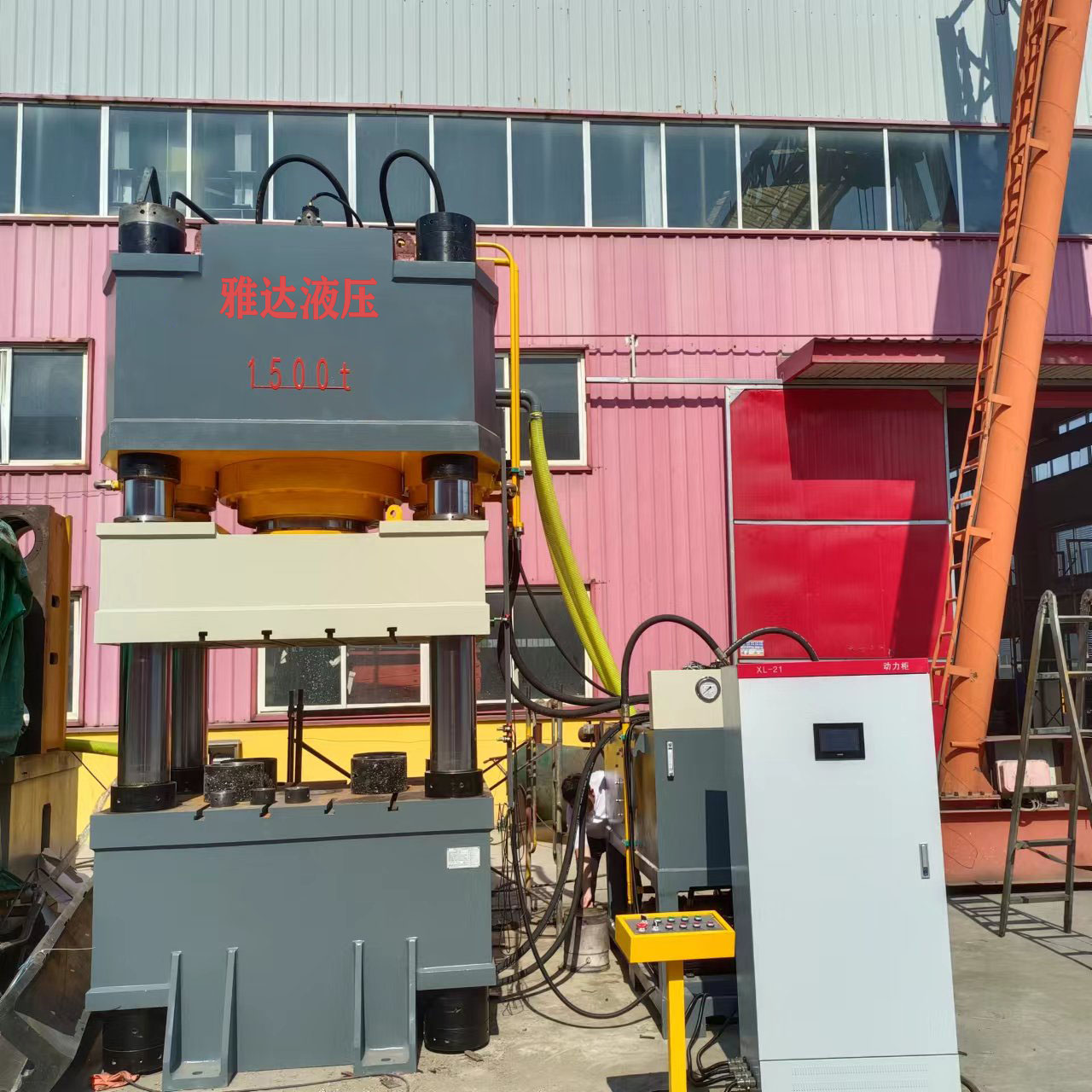 1250 ton iron selling and pressing cake machine, crushing and cake making machine, scrap steel and scrap iron block pressing machine, scrap metal forming and block making machine