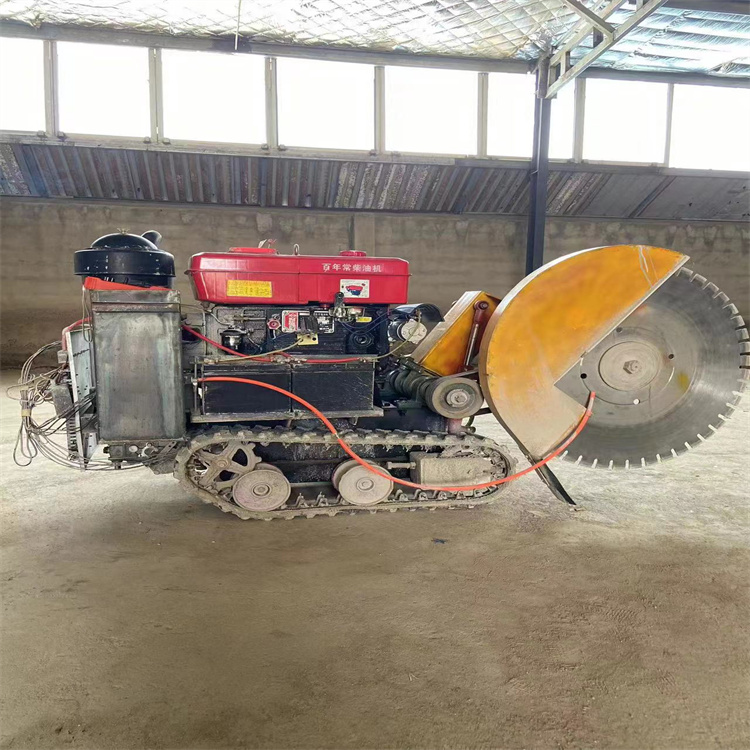 Crawler road cutting machine, road cutting, self-propelled diesel version, remote control cutting equipment for small craftsmen