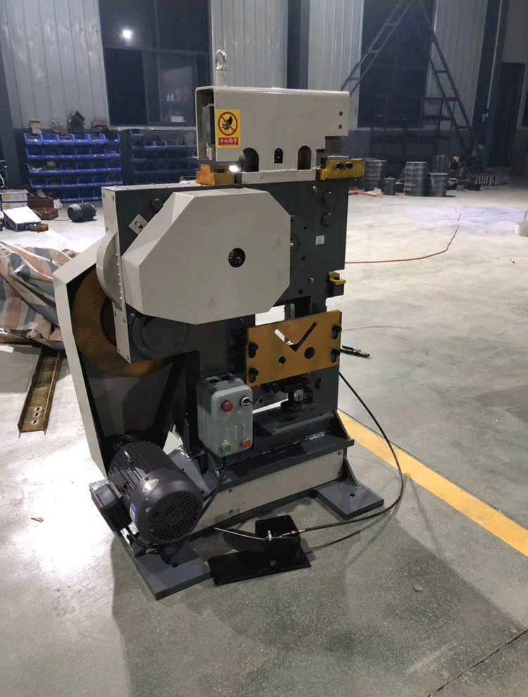 Multifunctional punching and shearing machine, small combined angle iron punching and shearing machine, angle iron channel steel flat steel punching and cutting angle cutting integrated machine