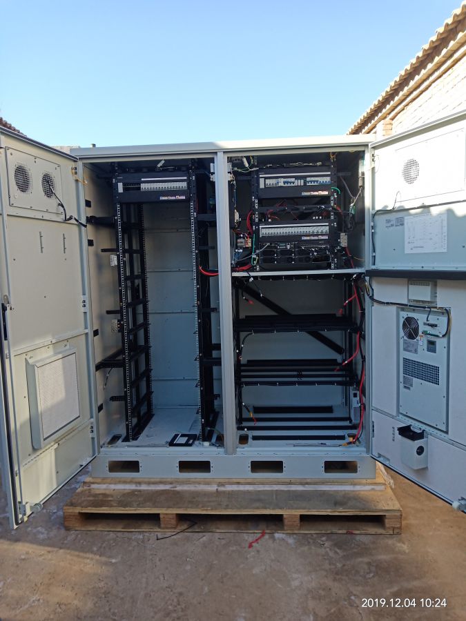 华与室外一体化电源柜ICC900-HA2-C8 户外通信电源机柜