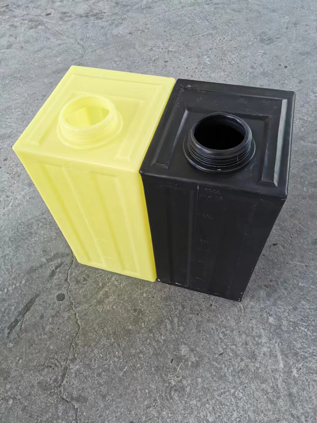 Thickened vertical storage tank, acid and alkali resistant equipment, chemical bucket, square plastic narrow water tank, food grade PE water storage tank, thin version